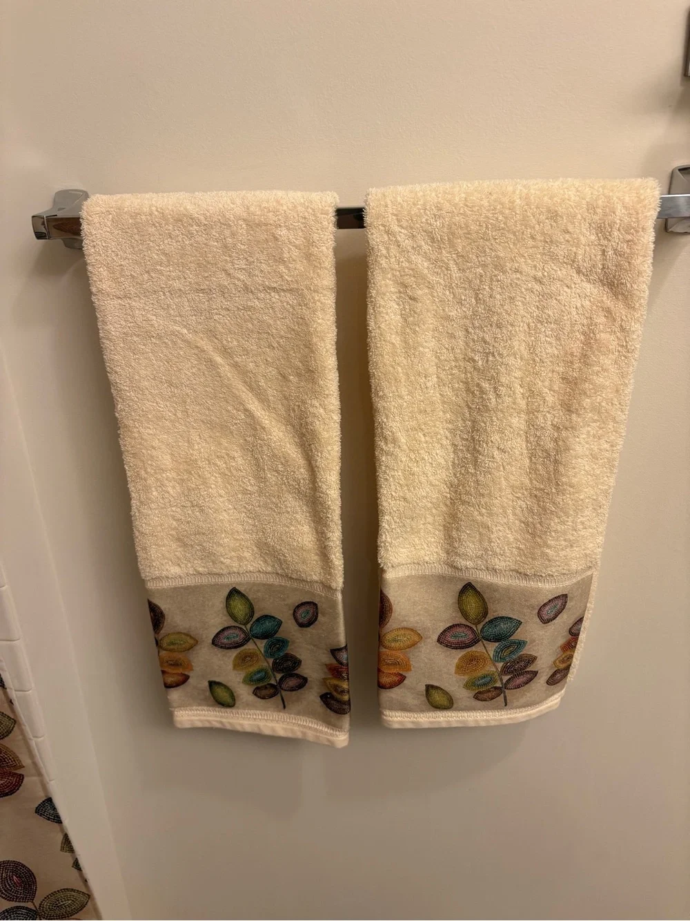 Croscill mosaic Shower Curtain and 11 towels - Multicolor